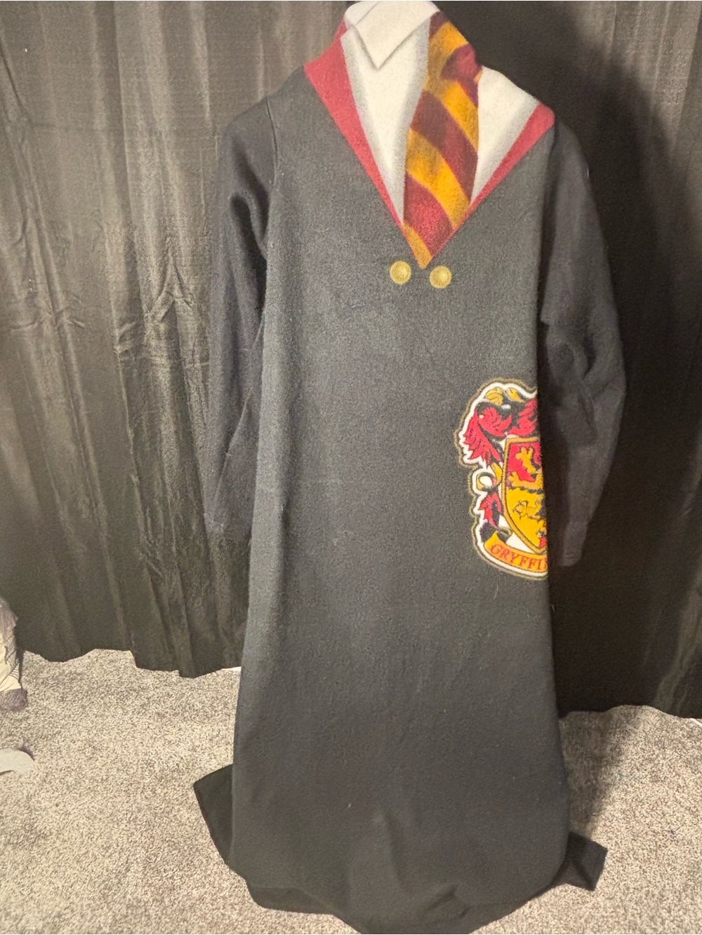 Harry Potter - Northwest Black Throw Blanket with Red and Gold Gryffindor Crest